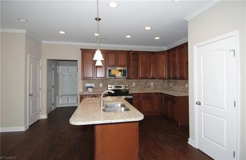 304 Rollingbrook Ct, Clemmons, NC 27012 photo 7