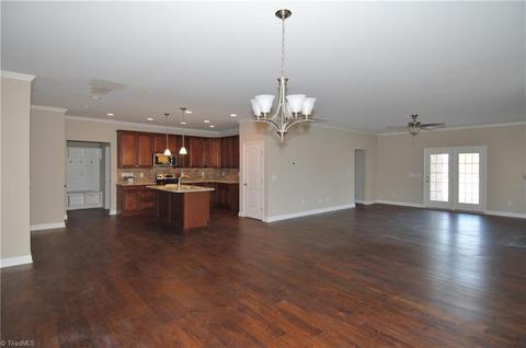 304 Rollingbrook Ct, Clemmons, NC 27012 photo 4