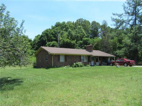 500 S 2nd Ave, Mayodan, NC 27027 photo 3