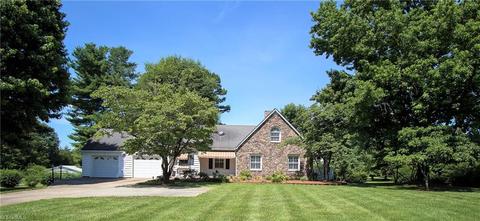 369 Mountainview Rd, King, NC 27021 photo 2