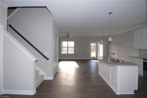 803 Rollingbrook Ct, Clemmons, NC 27012 photo 4