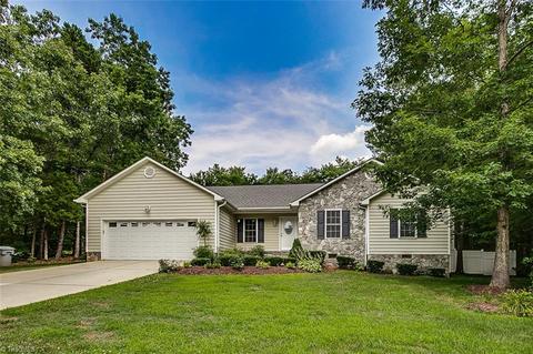 2184 Regency Dr, Randleman, NC 27317 photo 1