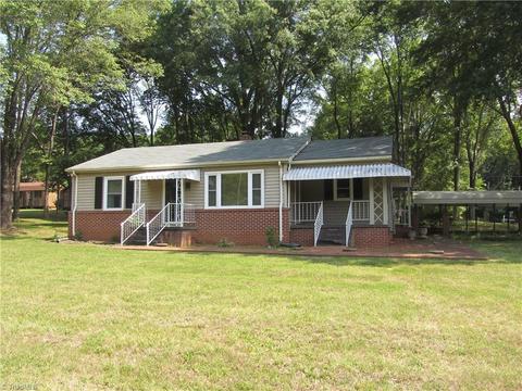 1200 Roach St, Mayodan, NC 27027 photo 3