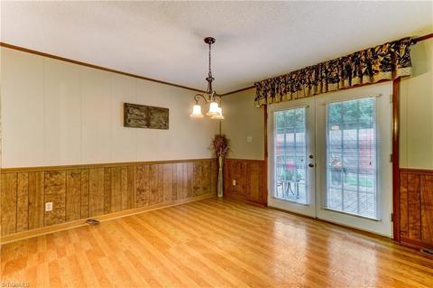 1110 E Stadium Dr, Eden, NC 27288 photo 7
