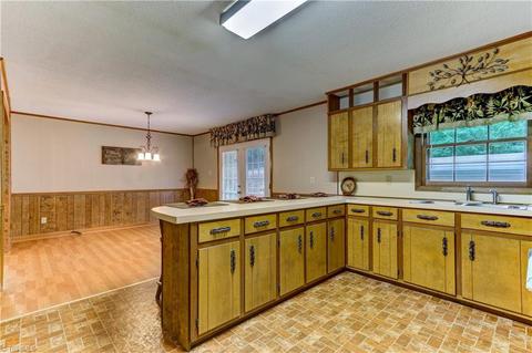 1110 E Stadium Dr, Eden, NC 27288 photo 11