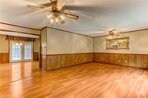1110 E Stadium Dr, Eden, NC 27288 photo 4