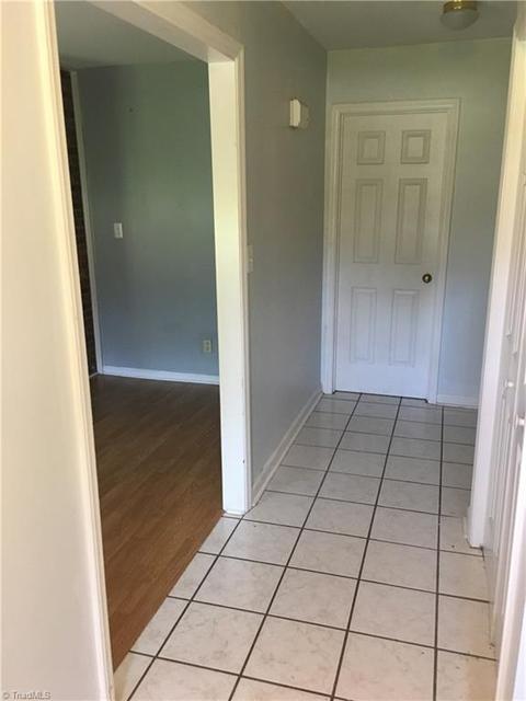 2211 Plainview Dr, High Point, NC 27265 photo 4