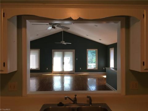 2211 Plainview Dr, High Point, NC 27265 photo 17