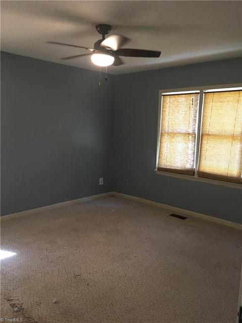 2211 Plainview Dr, High Point, NC 27265 photo 8