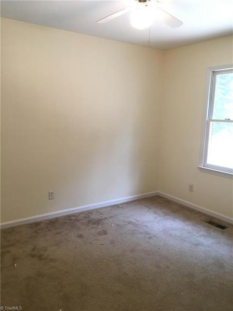 2211 Plainview Dr, High Point, NC 27265 photo 13