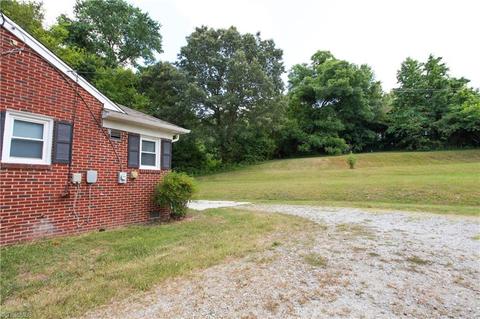 1002 E Fairfield Rd, High Point, NC 27263 photo 4