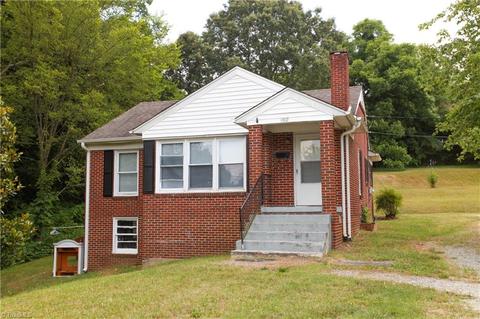 1002 E Fairfield Rd, High Point, NC 27263 photo 2
