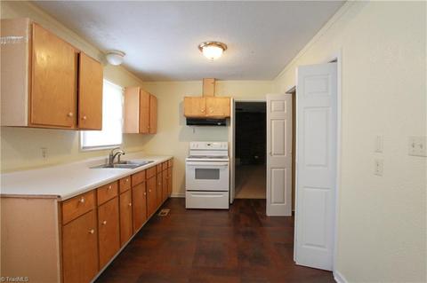 410 Springfield Rd, High Point, NC 27263 photo 8