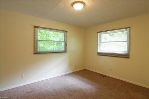 410 Springfield Rd, High Point, NC 27263 photo 10