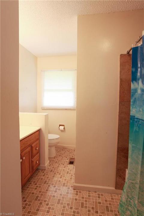 410 Springfield Rd, High Point, NC 27263 photo 14