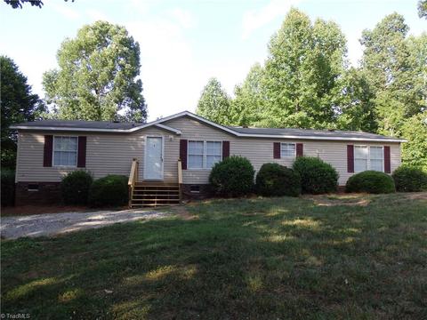 2732 Eagle Point Dr, Trinity, NC 27370 photo 30