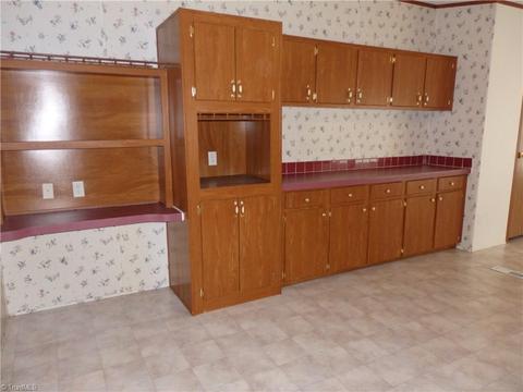 2732 Eagle Point Dr, Trinity, NC 27370 photo 17