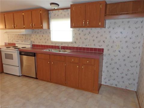 2732 Eagle Point Dr, Trinity, NC 27370 photo 13