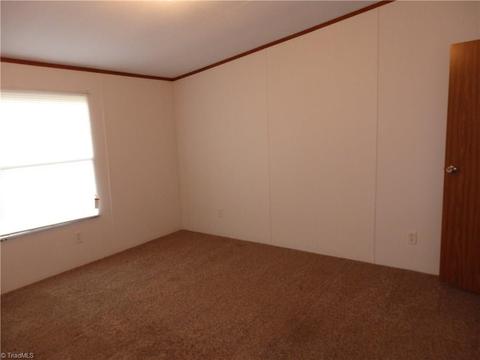 2732 Eagle Point Dr, Trinity, NC 27370 photo 22