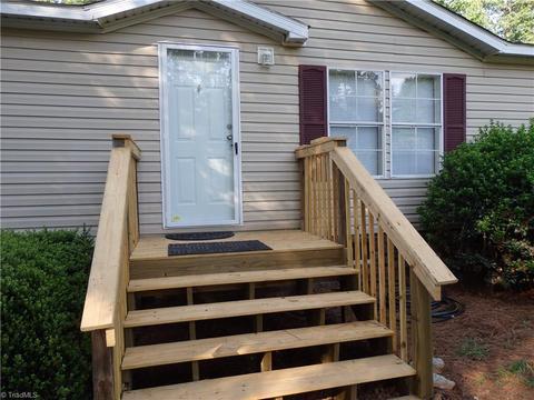2732 Eagle Point Dr, Trinity, NC 27370 photo 2