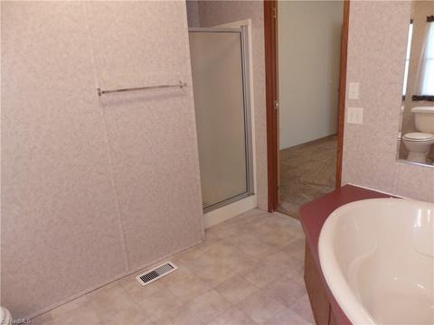 2732 Eagle Point Dr, Trinity, NC 27370 photo 21