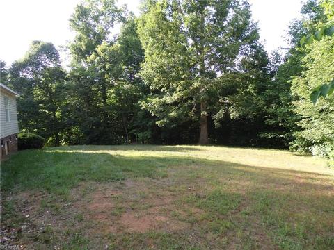 2732 Eagle Point Dr, Trinity, NC 27370 photo 6