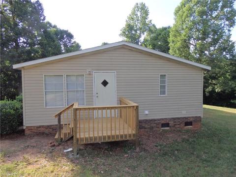 2732 Eagle Point Dr, Trinity, NC 27370 photo 5