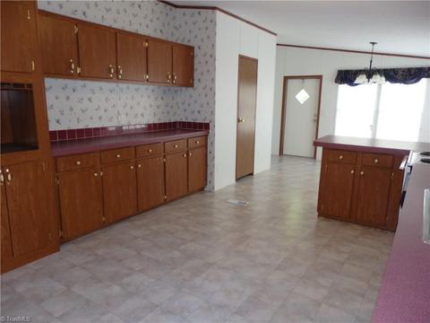 2732 Eagle Point Dr, Trinity, NC 27370 photo 14