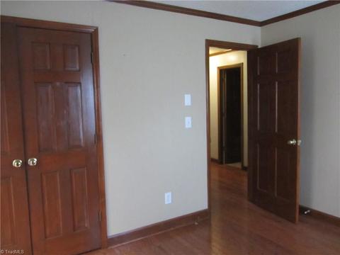 404 N 10th Ave, Mayodan, NC 27027 photo 25