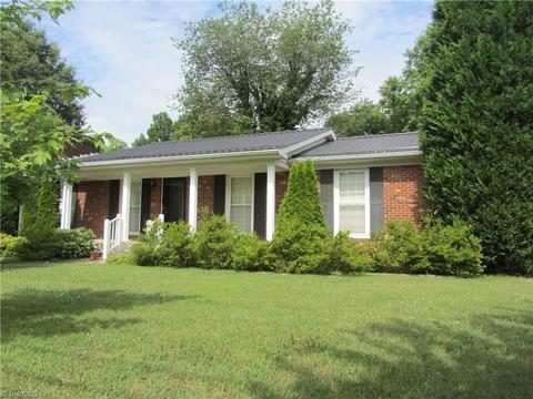 404 N 10th Ave, Mayodan, NC 27027 photo 1