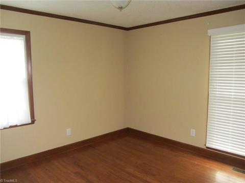 404 N 10th Ave, Mayodan, NC 27027 photo 24