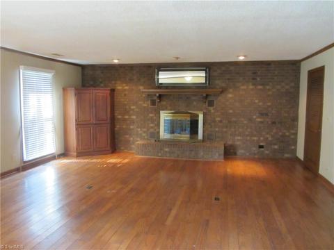 404 N 10th Ave, Mayodan, NC 27027 photo 13