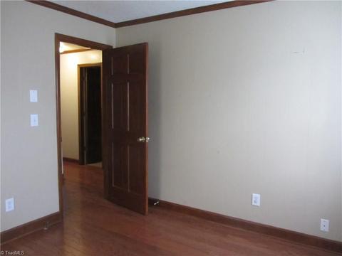 404 N 10th Ave, Mayodan, NC 27027 photo 26