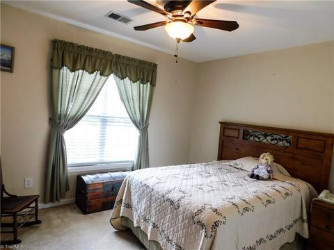 121 Castleton Dr, Thomasville, NC 27360 photo 11