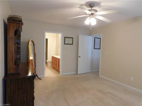 121 Castleton Dr, Thomasville, NC 27360 photo 9