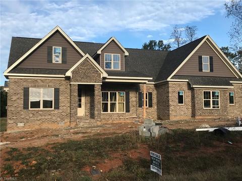 210 Pinnacle Dr, High Point, NC 27265 photo 1