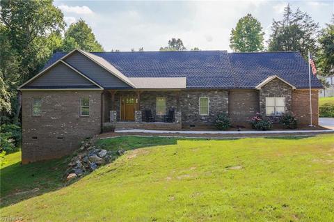 3089 Autumn Acres Ln, Trinity, NC 27370 photo 1
