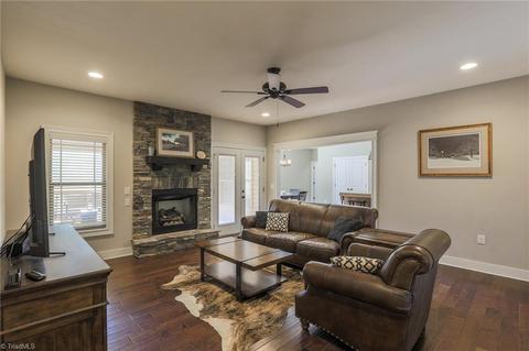 3089 Autumn Acres Ln, Trinity, NC 27370 photo 4