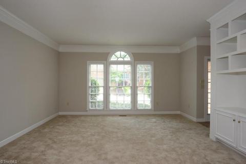 918 Flicker Ln, High Point, NC 27262 photo 7