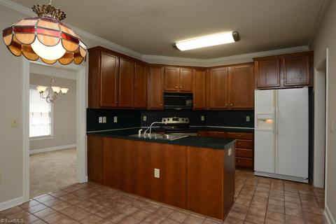918 Flicker Ln, High Point, NC 27262 photo 10