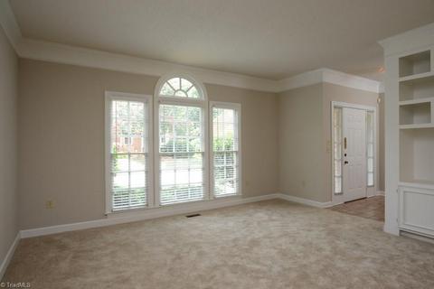 918 Flicker Ln, High Point, NC 27262 photo 6