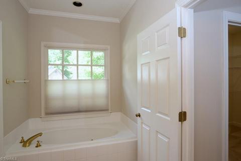 918 Flicker Ln, High Point, NC 27262 photo 17