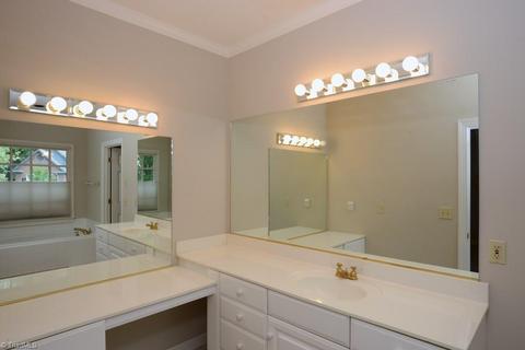918 Flicker Ln, High Point, NC 27262 photo 16