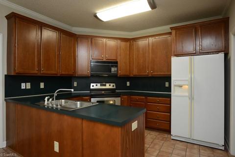 918 Flicker Ln, High Point, NC 27262 photo 11