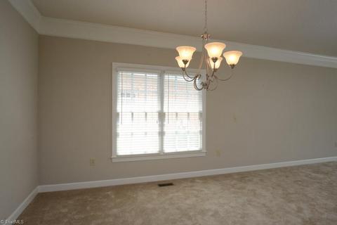 918 Flicker Ln, High Point, NC 27262 photo 9