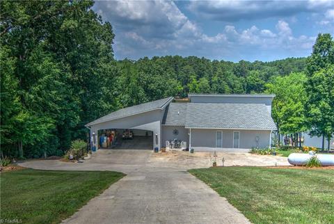 651 Dockside Ter, Denton, NC 27239 photo 3