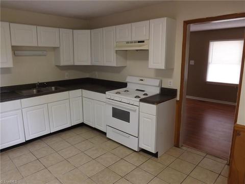 511 Border St, Graham, NC 27253 photo 6
