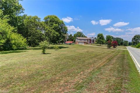 1052 Dibrell Rd, Pelham, NC 27311 photo 2