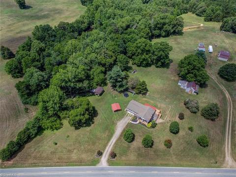 1052 Dibrell Rd, Pelham, NC 27311 photo 3