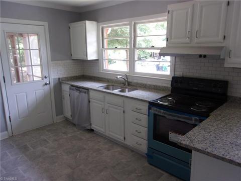 3209 Pine Valley Rd, High Point, NC 27265 photo 9